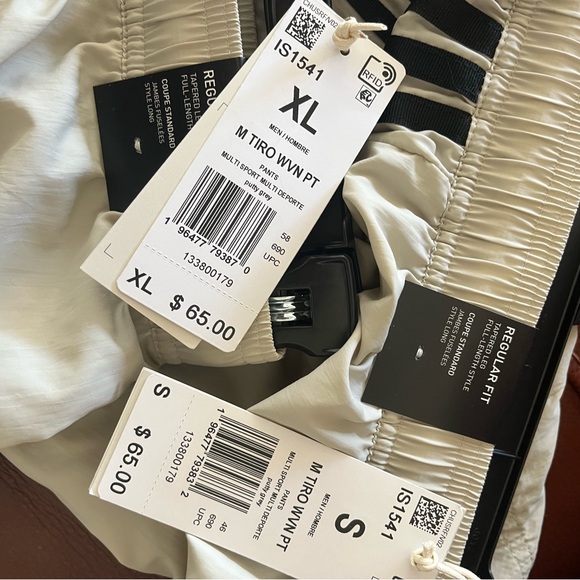 adidas Men's TIRO 24 Lightweight Woven Track Pants - Picture 5 of 5